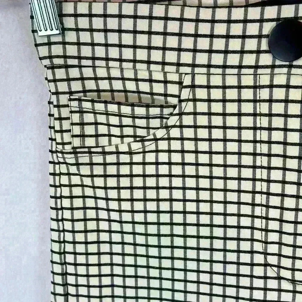 Zara Women’s Leggings / Pants Size Medium Black and Cream Plaid